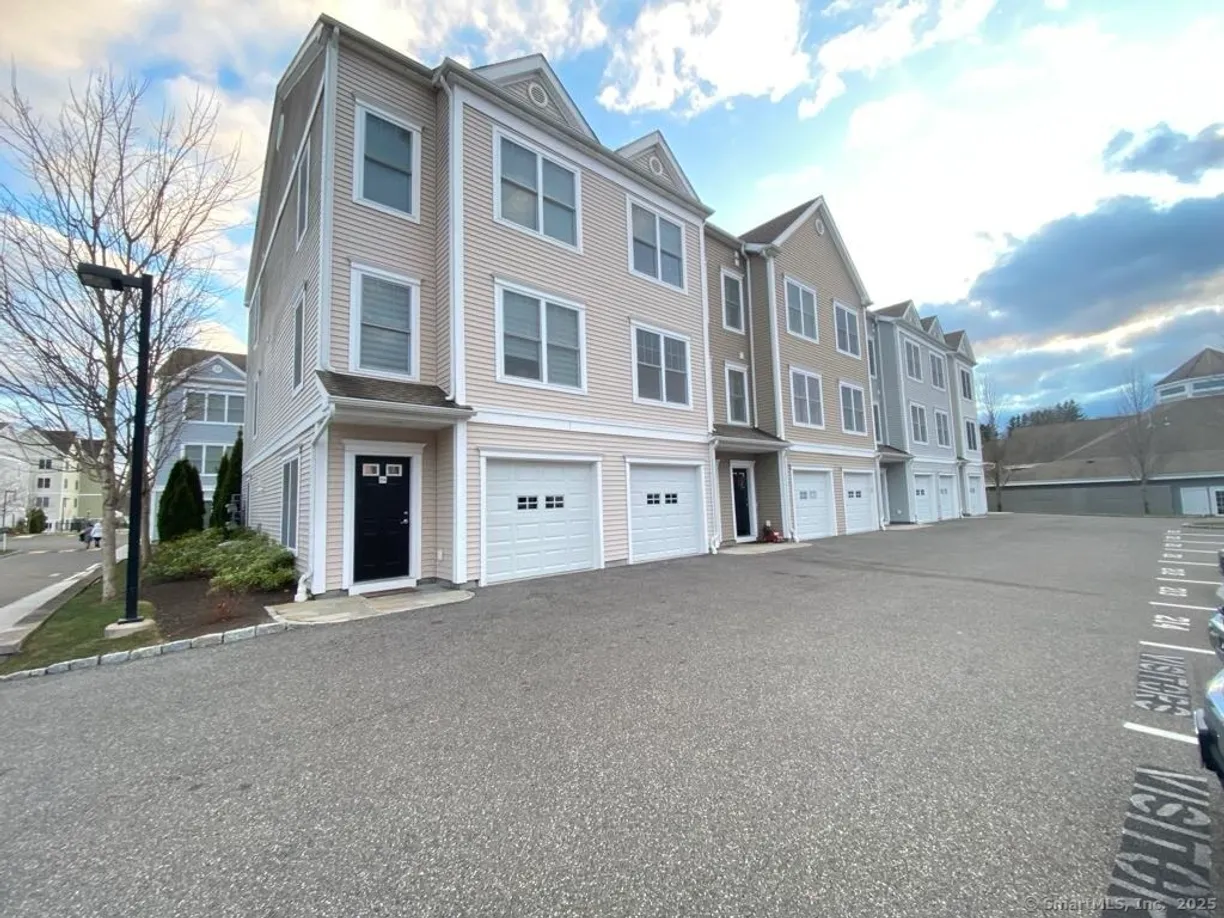 Greenwich Real Estate | View 214 Copper Square Drive, 214 | 2 Beds, 2 Baths