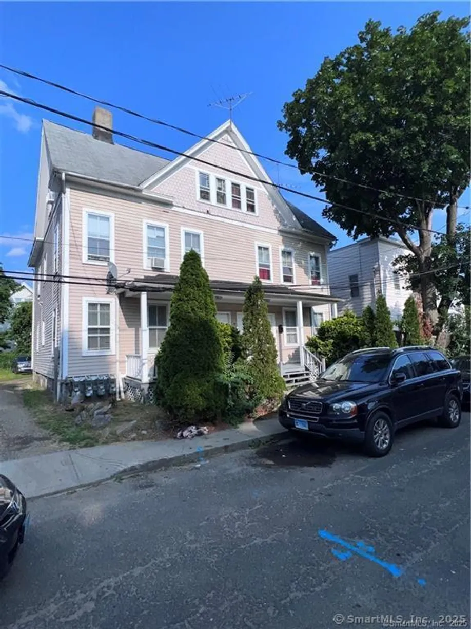 Greenwich Real Estate | View 44 Laurel Court | 3 Beds, 1 Bath
