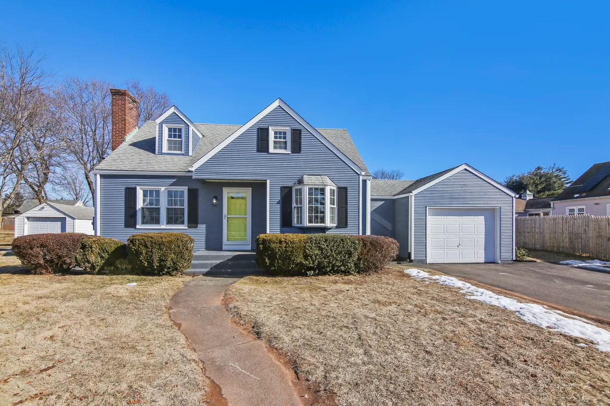 Greenwich Real Estate | View 9 Oleary Drive | 3 Beds, 1 Bath