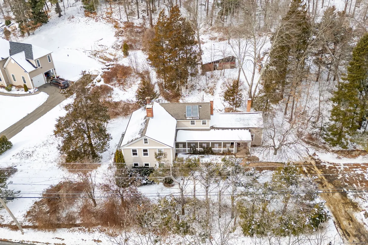 Greenwich Real Estate | View 981 Hopewell Road | 3 Beds, 2 Baths
