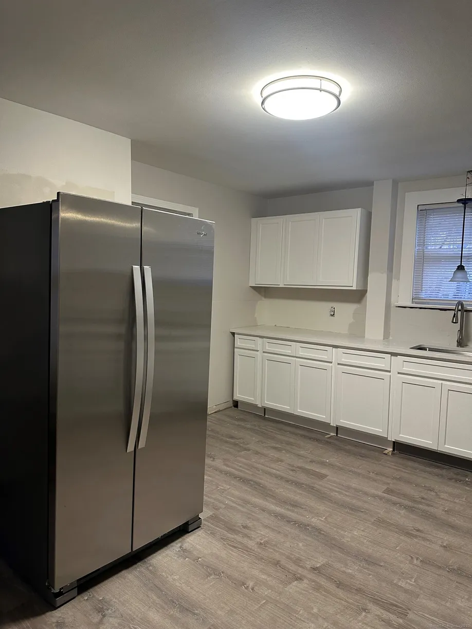 Greenwich Real Estate | View 85 Myrtle Avenue, 1 | 3 Beds, 1 Bath
