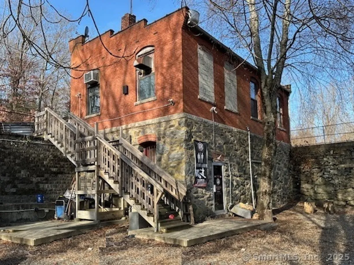 Greenwich Real Estate | View 685 North Main Street