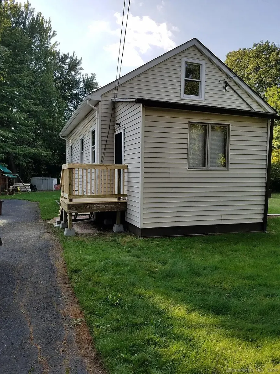 Greenwich Real Estate | View  | 3 Beds, 1 Bath