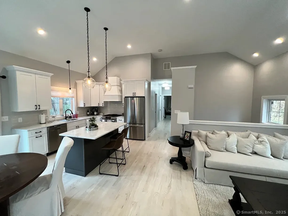Greenwich Real Estate | View 140 Corbin Ridge | Listing