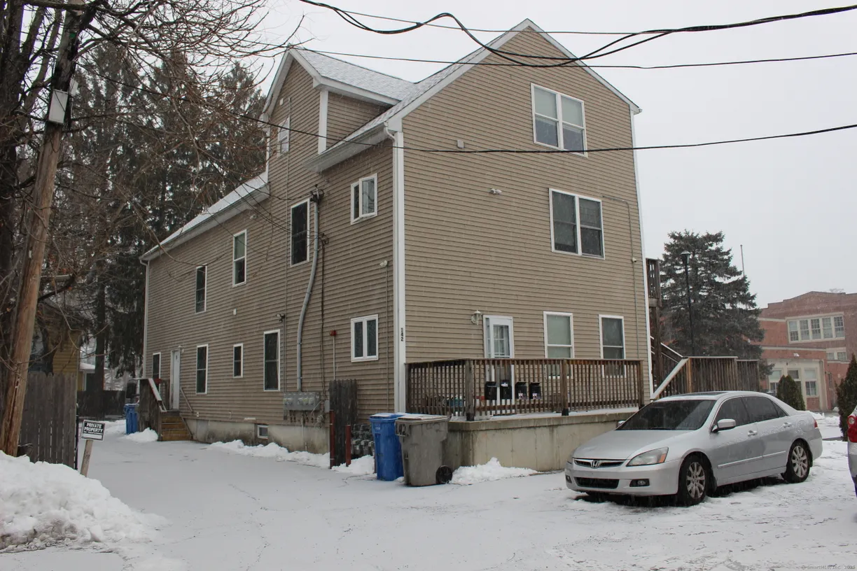 Greenwich Real Estate | View 142 Park Street, 2 | 2 Beds, 1 Bath