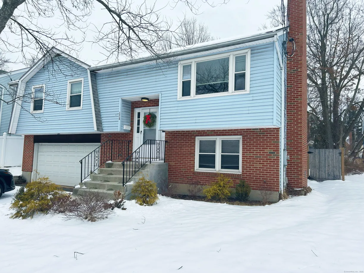 Greenwich Real Estate | View 1218 Trout Brook Drive | 3 Beds, 3 Baths