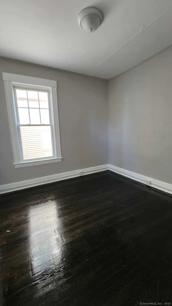 Greenwich Real Estate | View 266 Brooks Street, 2nd Fl. | Listing