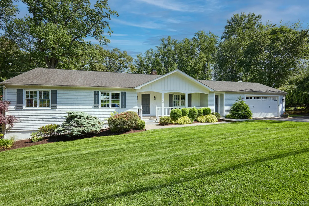 Greenwich Real Estate | View 10 Colony Road | 4 Beds, 3 Baths