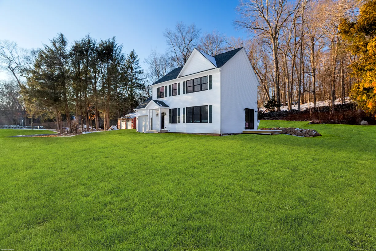 Greenwich Real Estate | View 157 Good Hill Road | 3 Beds, 2 Baths