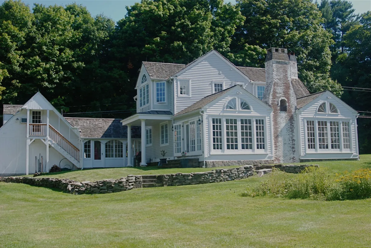 Greenwich Real Estate | View 172 Belgo Road | Listing