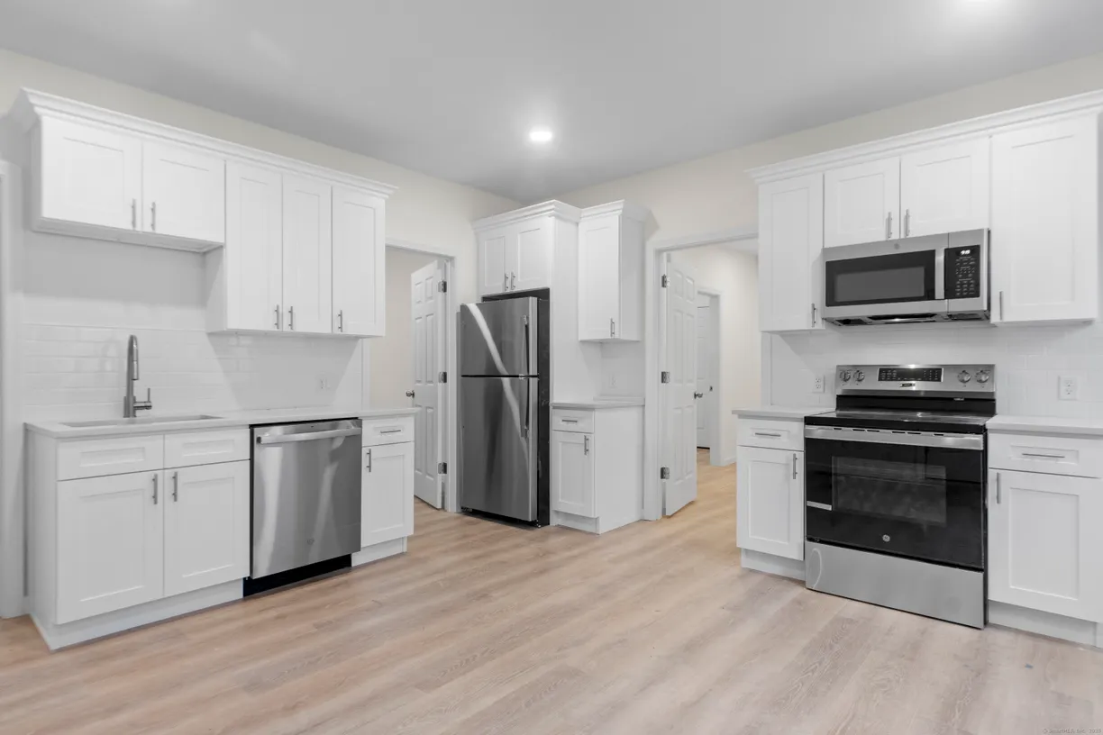 Greenwich Real Estate | View 3 James Street, 1 | 2 Beds, 1 Bath
