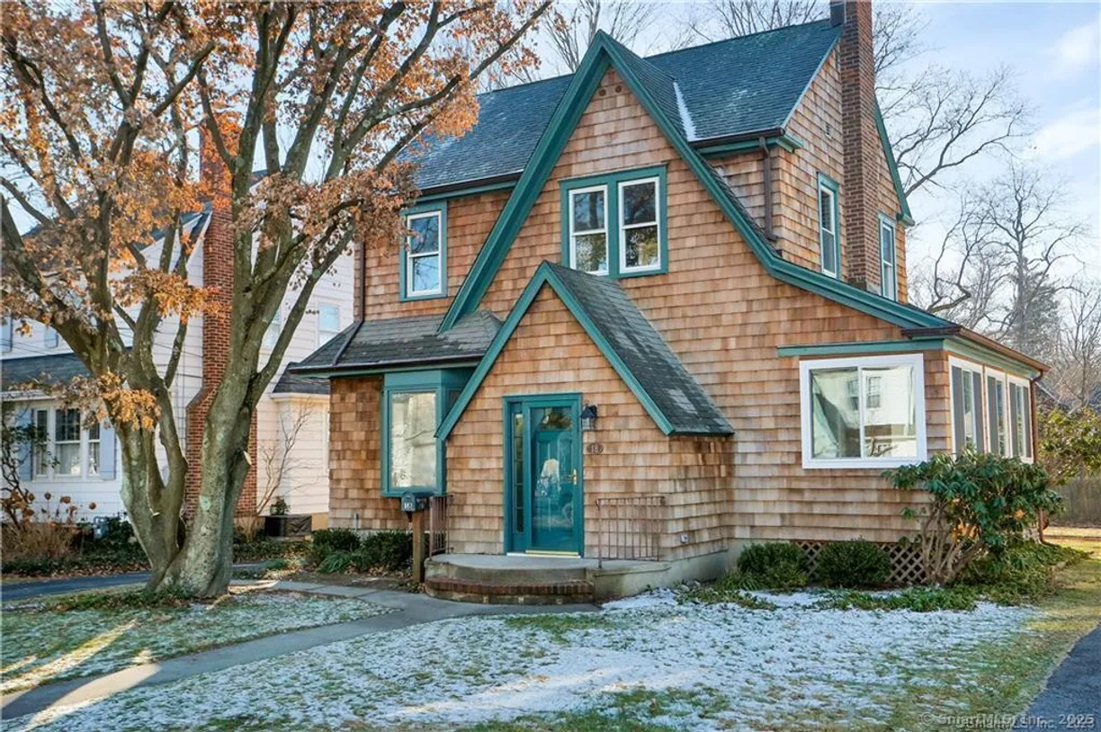 Greenwich Real Estate | View 18 Muriel Street | 3 Beds, 1 Bath