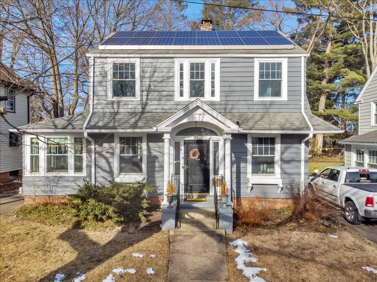 Greenwich Real Estate | View 19 Ingram Street | 3 Beds, 2 Baths
