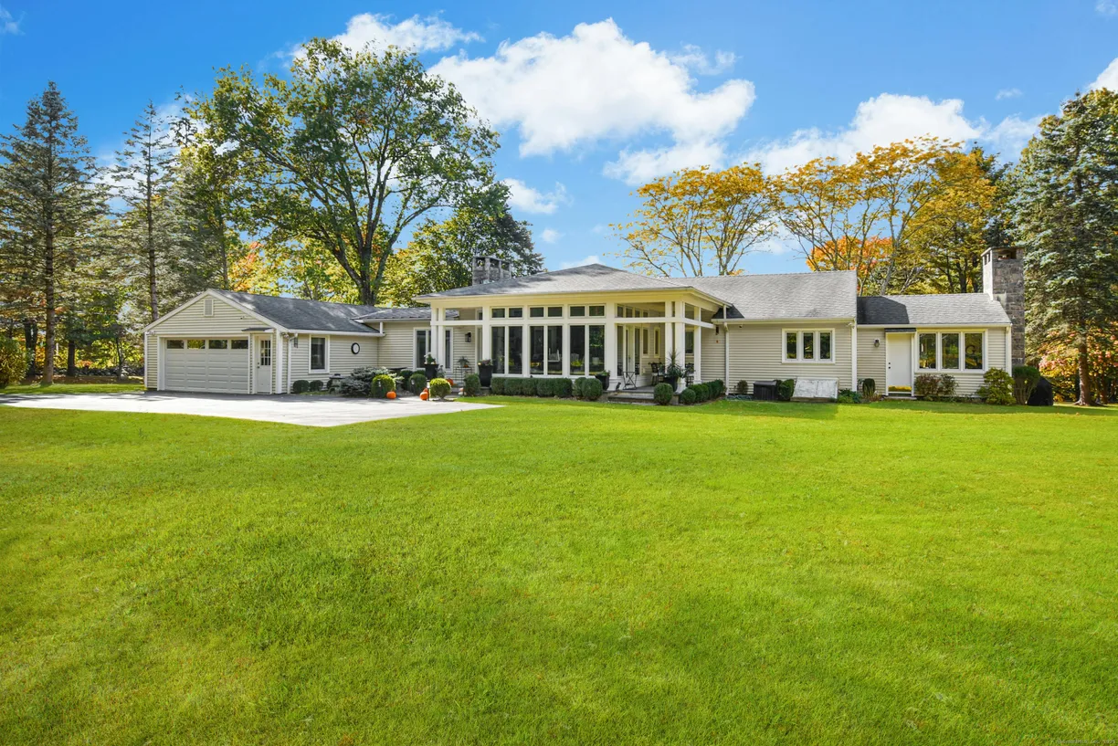 Greenwich Real Estate | View 835 Ponus Ridge | Listing
