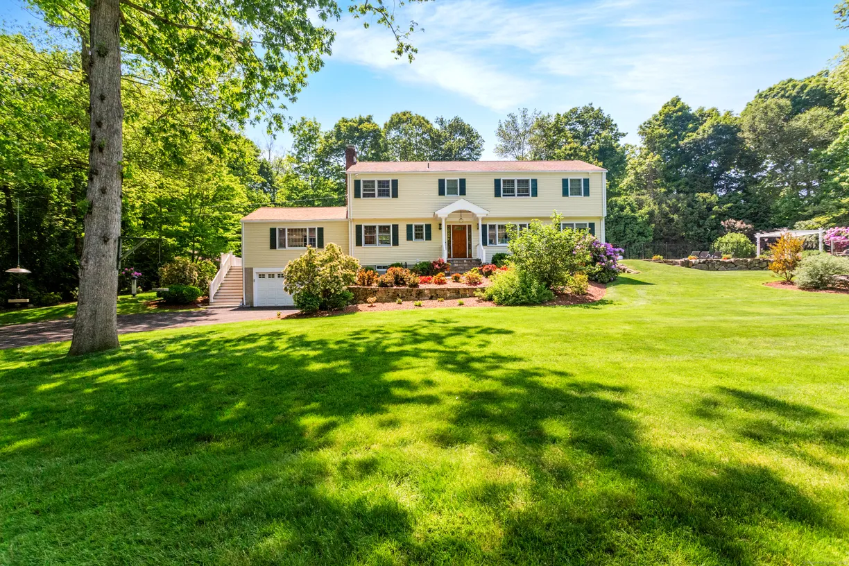 Greenwich Real Estate | View 44 Wildwood Lane | Listing