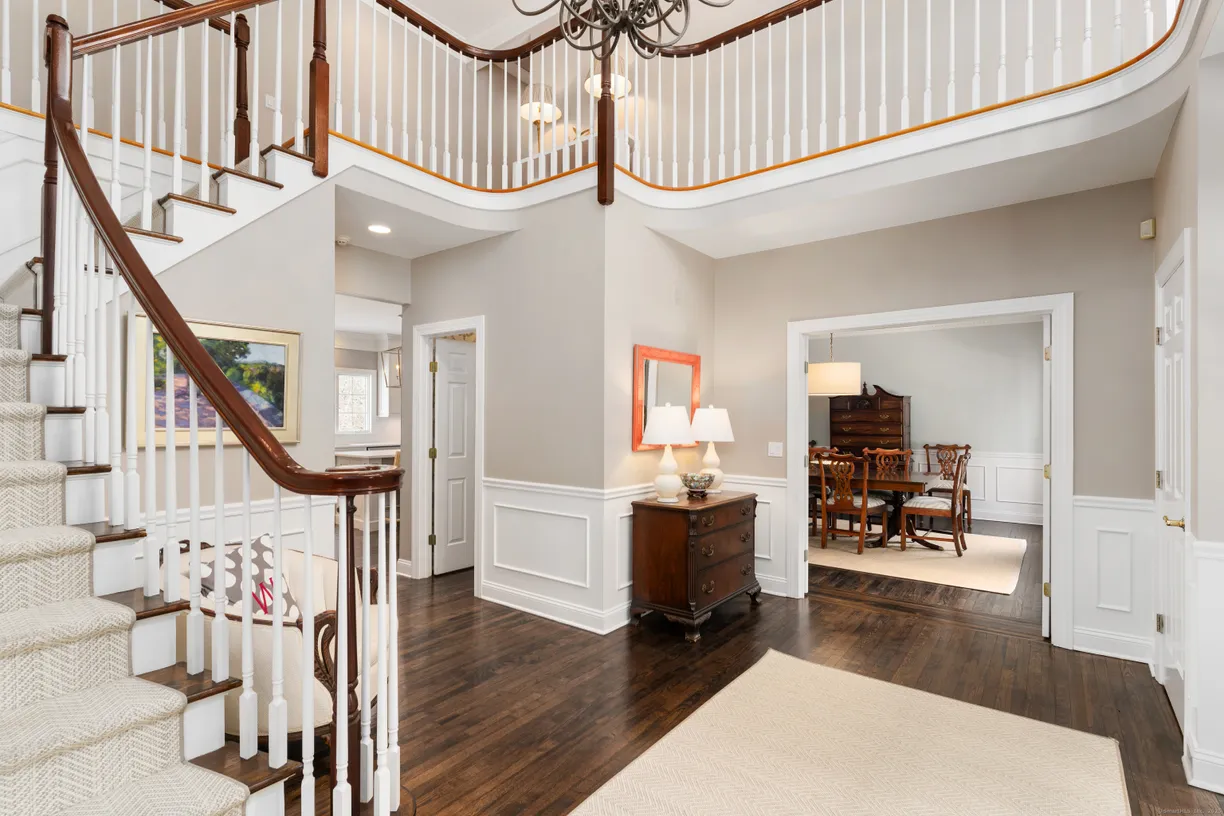 Greenwich Real Estate | View 104 Cherry Lane | Listing