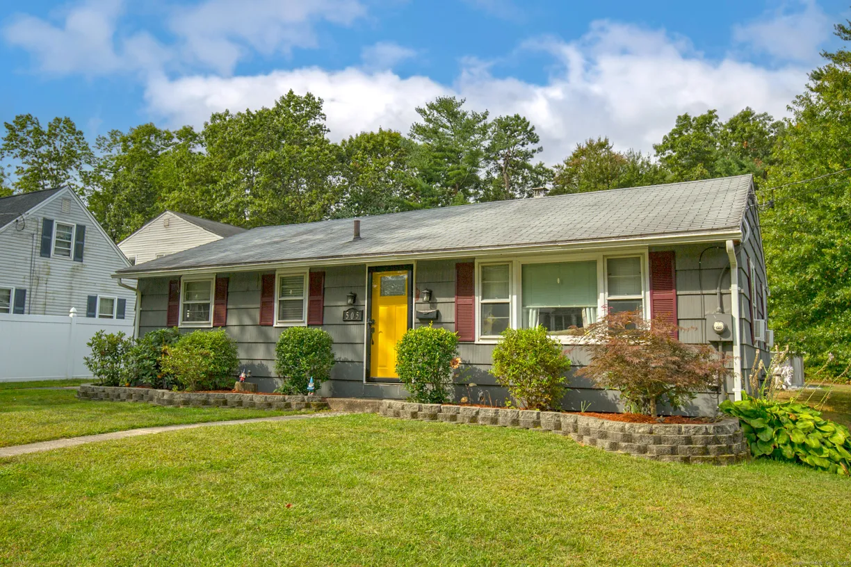 Greenwich Real Estate | View 505 Washington Road | 3 Beds, 1 Bath