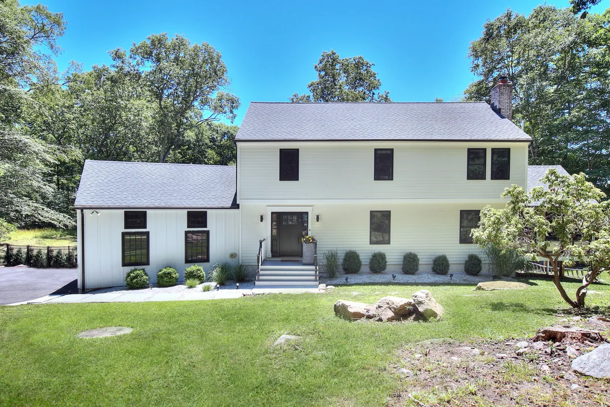 Greenwich Real Estate | View 1 Ravenwood Drive | 4 Beds, 2 Baths