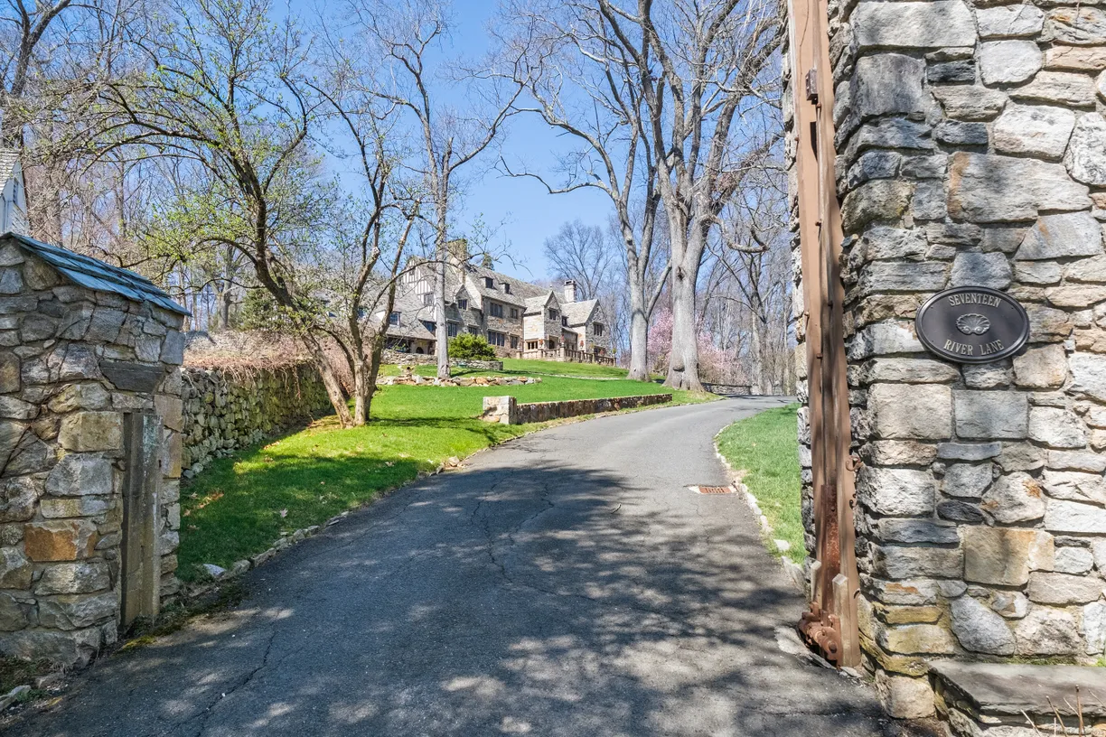 Greenwich Real Estate | View 17 River Lane | Listing