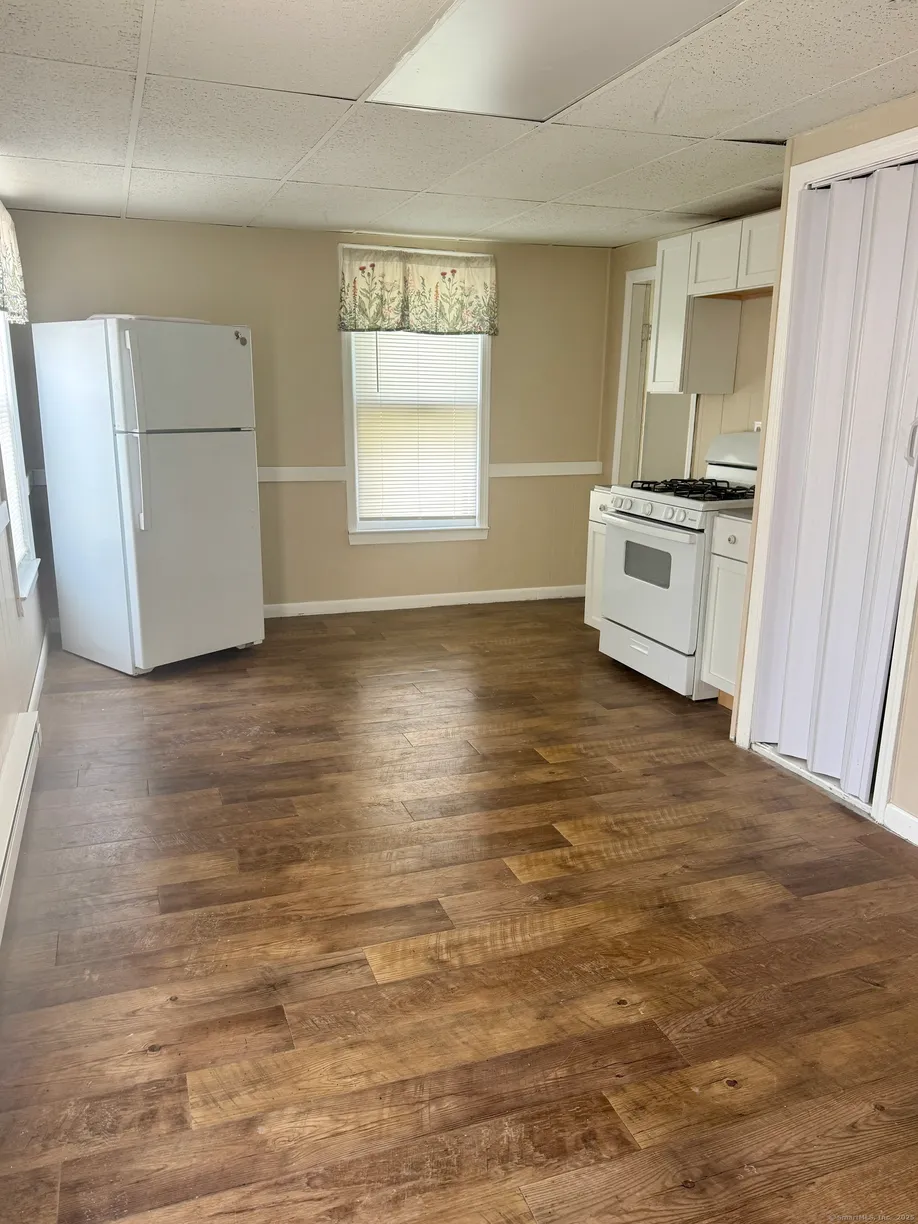 Greenwich Real Estate | View 136 South Colony Street | 3 Beds, 1 Bath