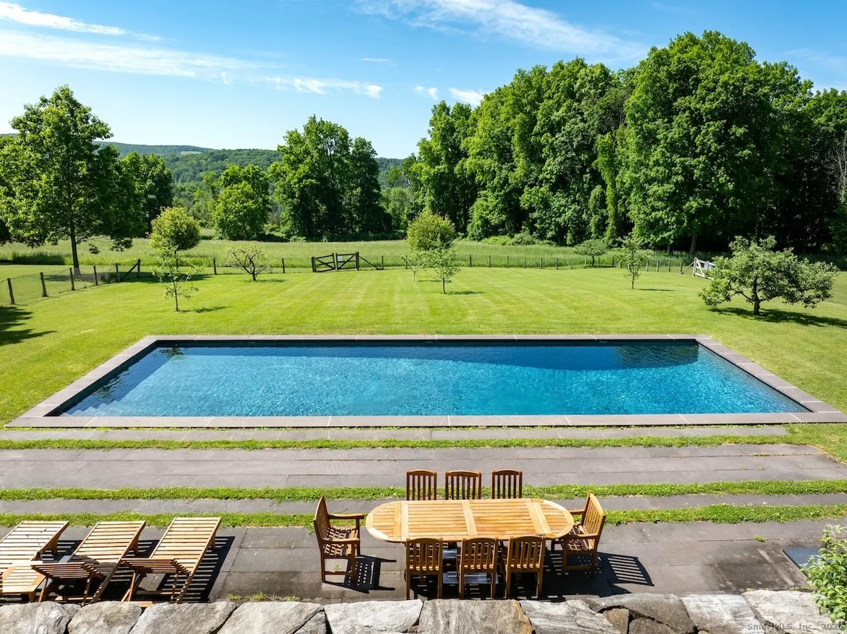 Greenwich Real Estate | View 11 Valley Road | Listing