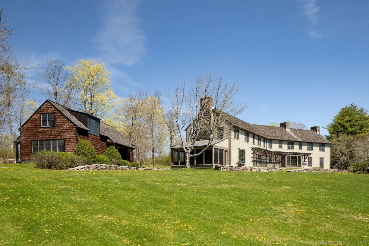 Greenwich Real Estate | View 11 Valley Road | 5 Beds, 5 Baths