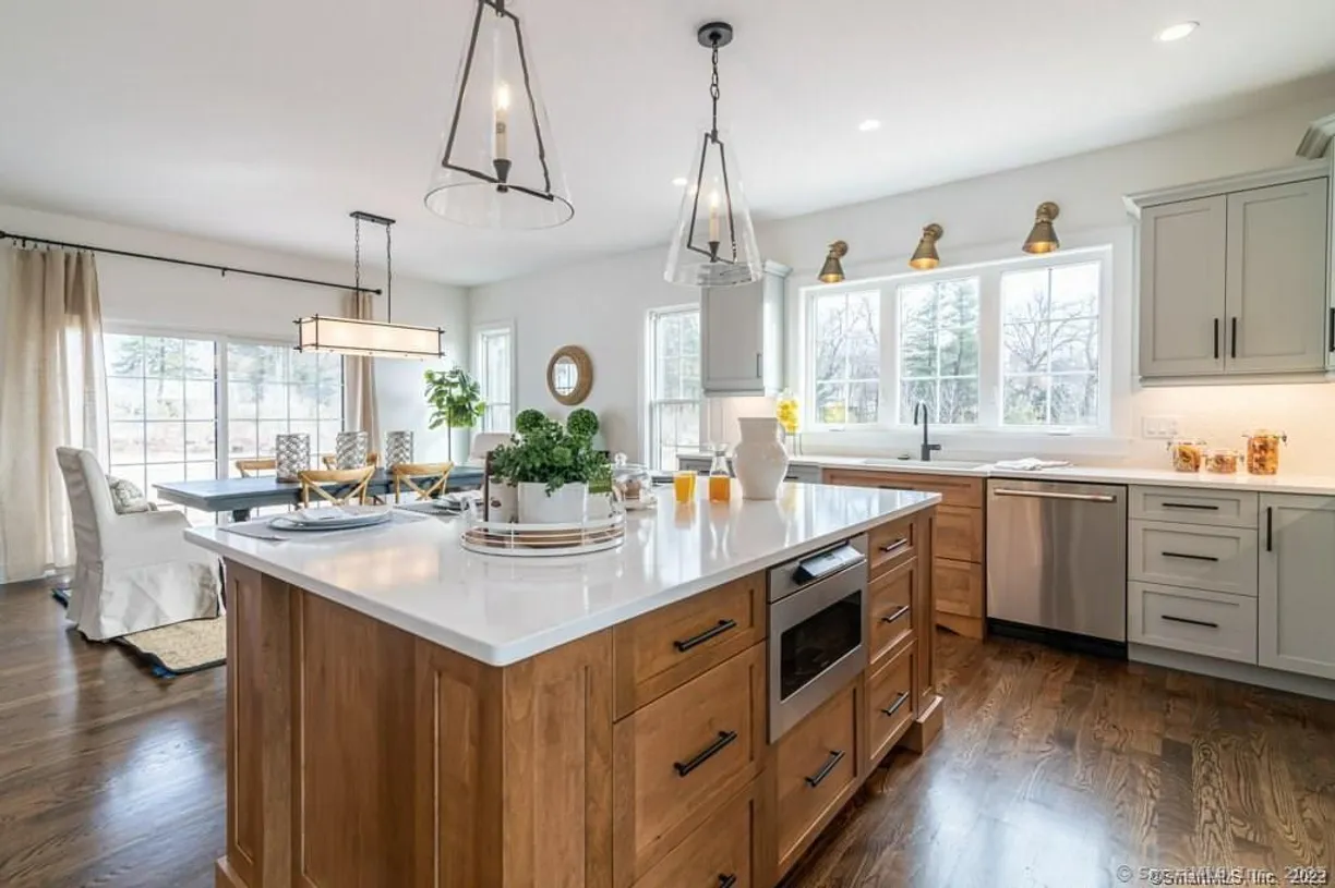 Greenwich Real Estate | View 37 Primrose Lane | Listing