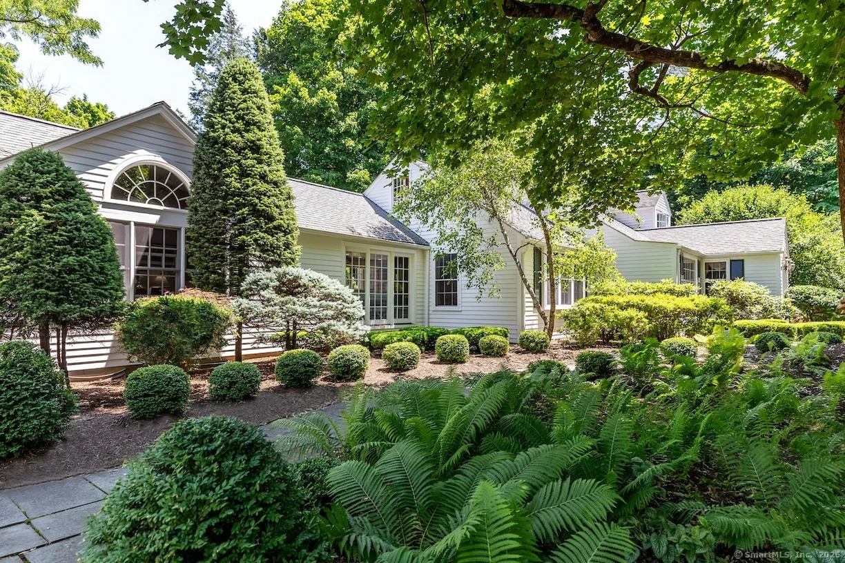 Greenwich Real Estate | View 28 Cornwall Bridge Road | 4 Beds, 2 Baths