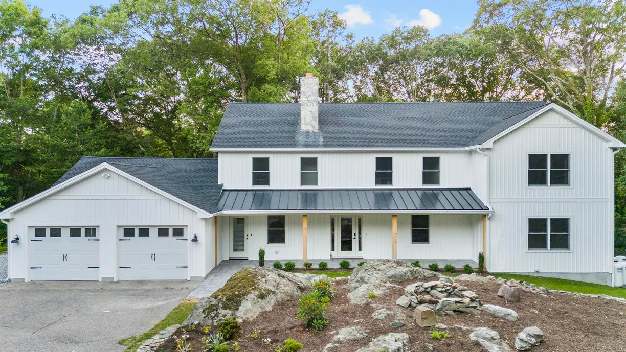 Greenwich Real Estate | View 60 Woodfield Road | 5 Beds, 4 Baths