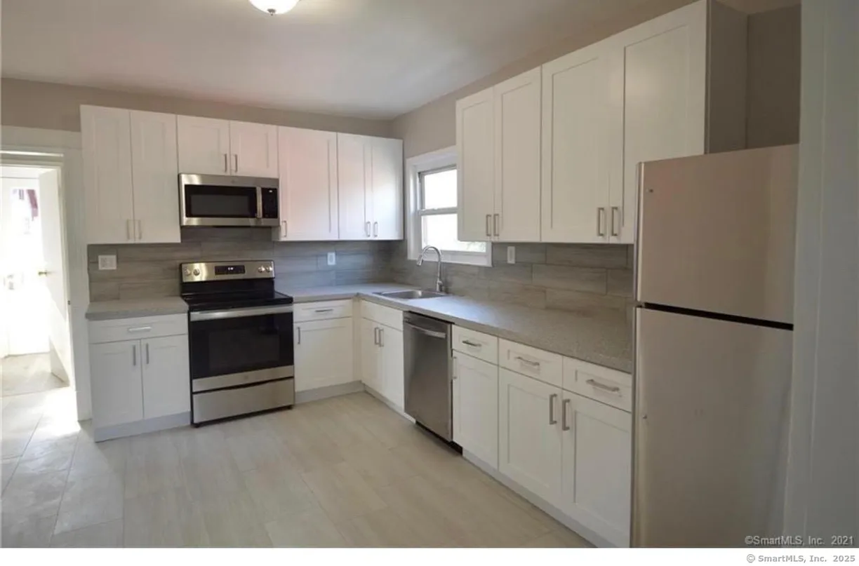 Greenwich Real Estate | View 493 Carroll Avenue | 2 Beds, 1 Bath