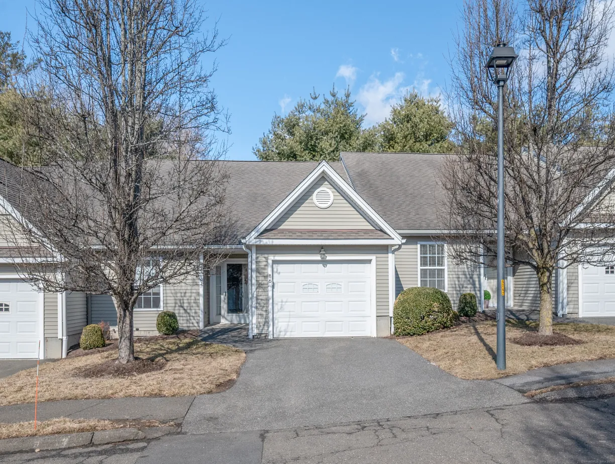 Greenwich Real Estate | View 86 Haley Lane, 86 | 2 Beds, 2 Baths