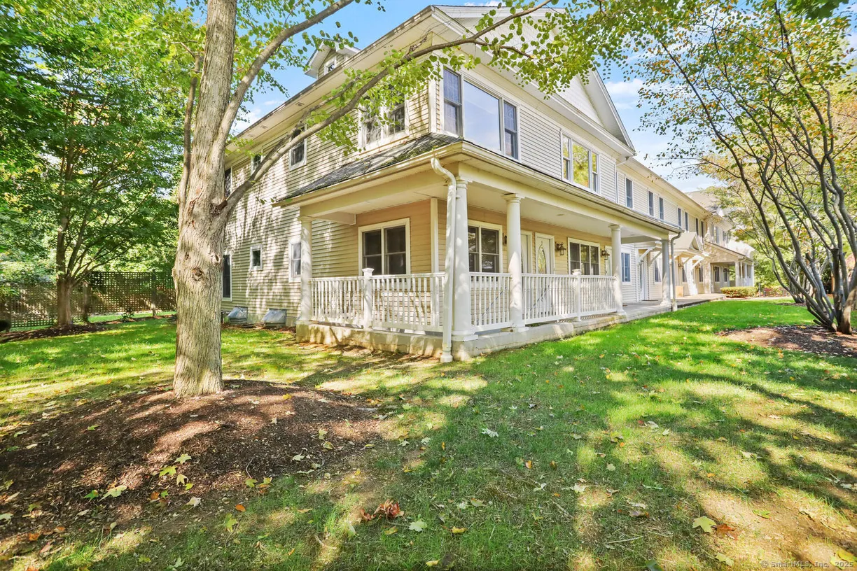 Greenwich Real Estate | View 20 Cross Street, 10 | 1 Bed, 1 Bath