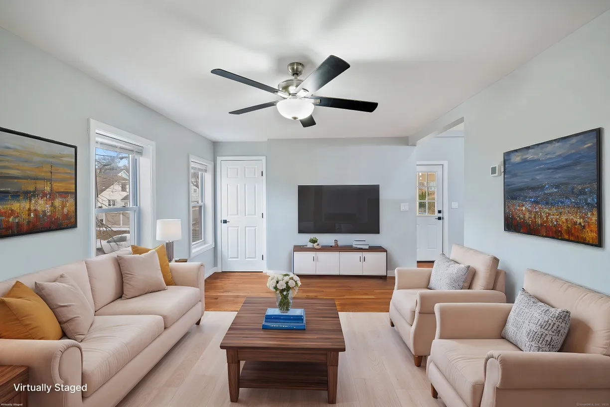 Greenwich Real Estate | View 9 Summit Street, 2nd floor | 3 Beds, 1 Bath