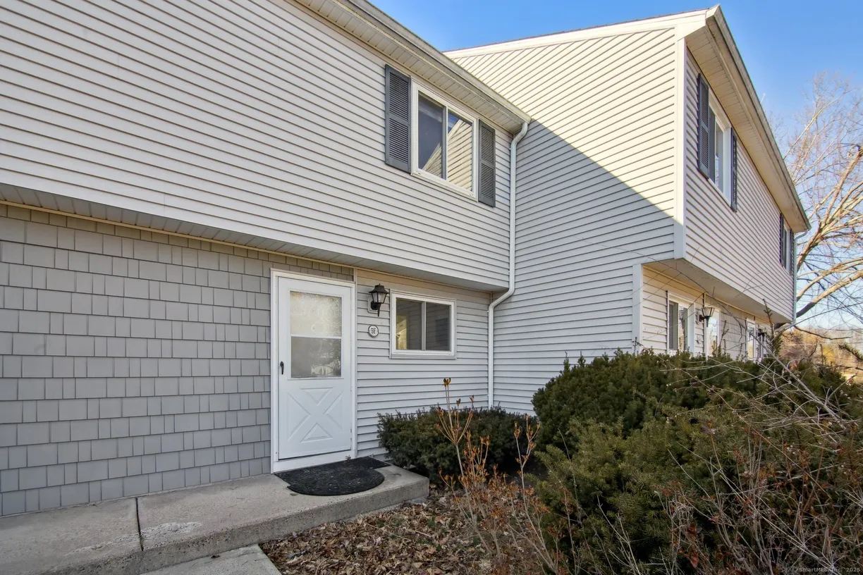 Greenwich Real Estate | View 16 Seymour Road, 5F | 2 Beds, 1 Bath