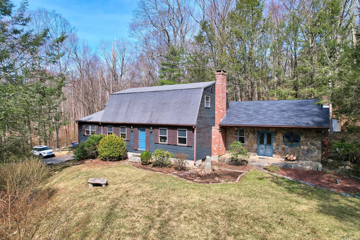 Greenwich Real Estate | View 74 Minor Road | 4 Beds, 2 Baths