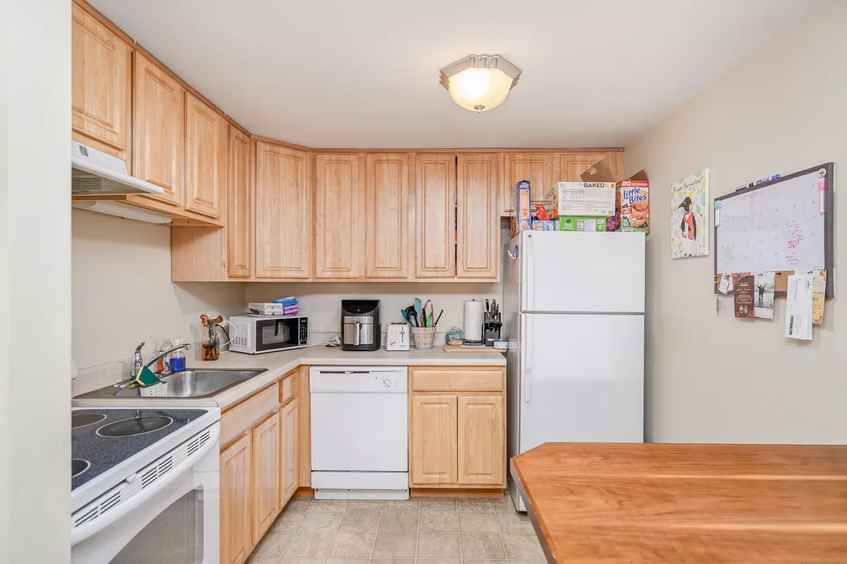 Greenwich Real Estate | View 17 Fordyce Court, APT 2 | Listing