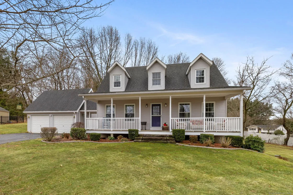 Greenwich Real Estate | View 32 Grant Farm Road | 3 Beds, 1 Bath