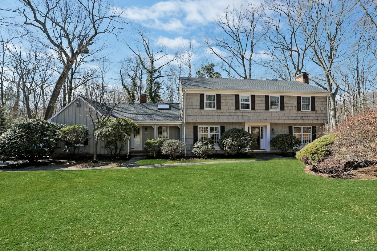 Greenwich Real Estate | View 7 Lantern Lane | 4 Beds, 3 Baths