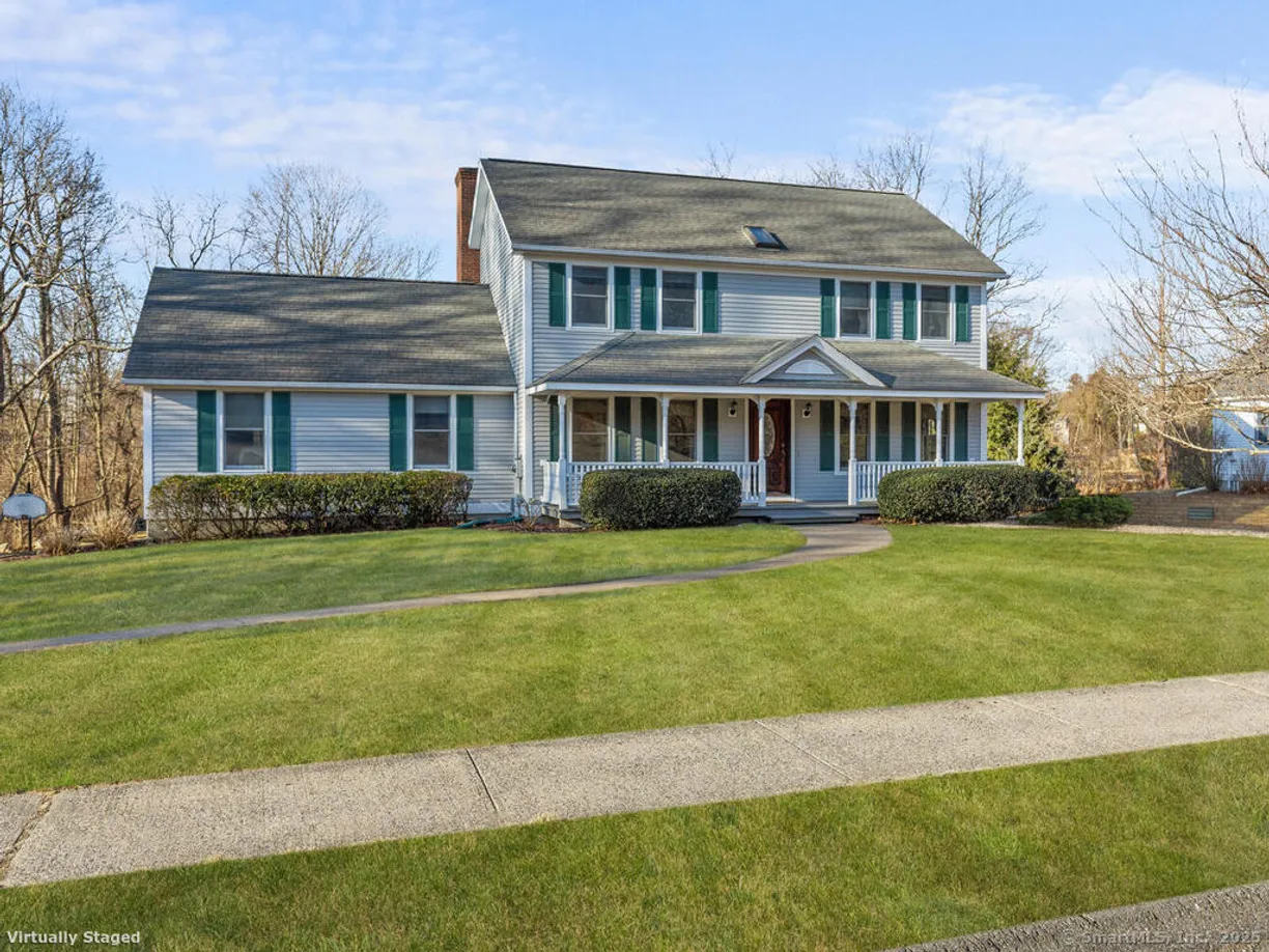 Greenwich Real Estate | View 243 Hollyberry Road | 4 Beds, 3 Baths