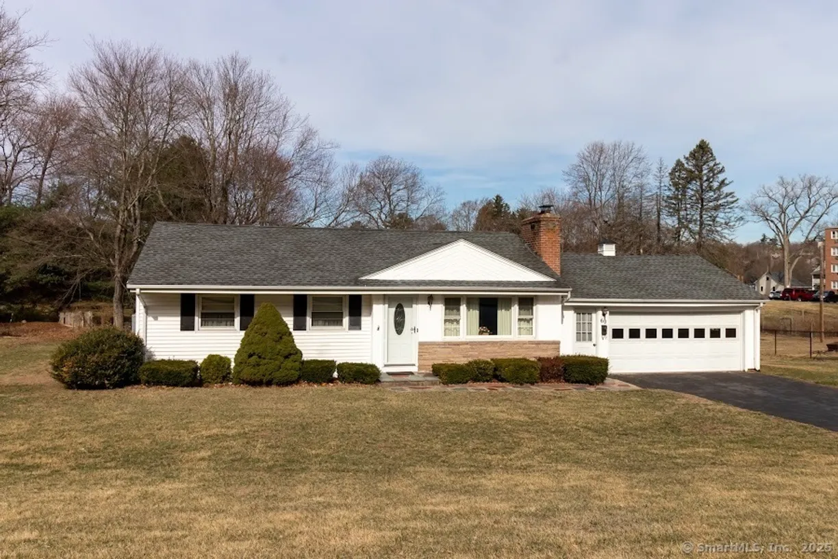 Greenwich Real Estate | View 60 Ridge Road | 3 Beds, 2 Baths