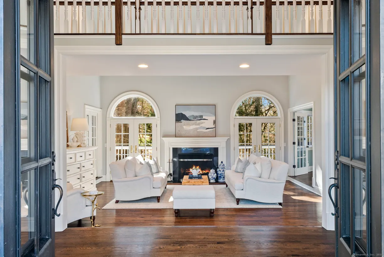 Greenwich Real Estate | View 295 Smith Ridge Road | Listing