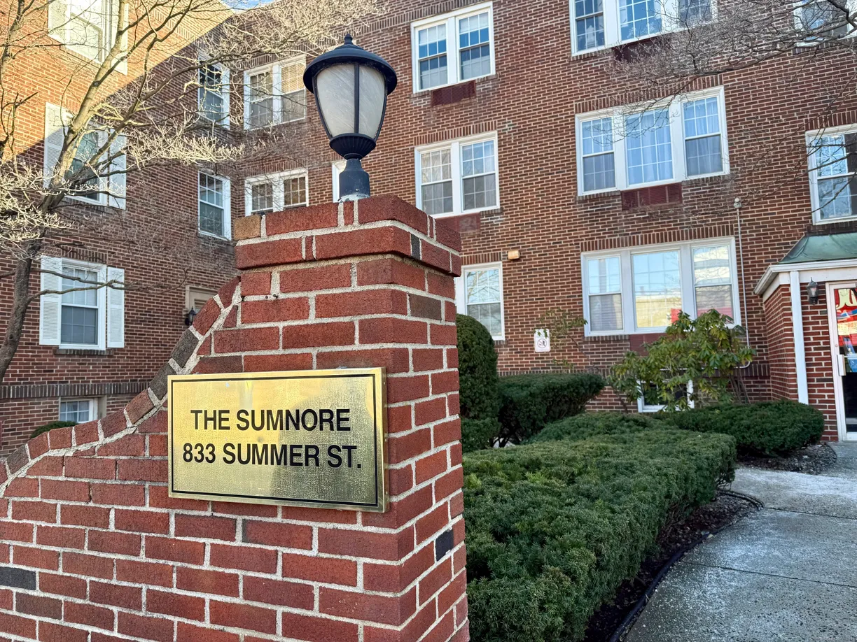 Greenwich Real Estate | View 833 Summer Street, APT 1E | 1 Bed, 1 Bath