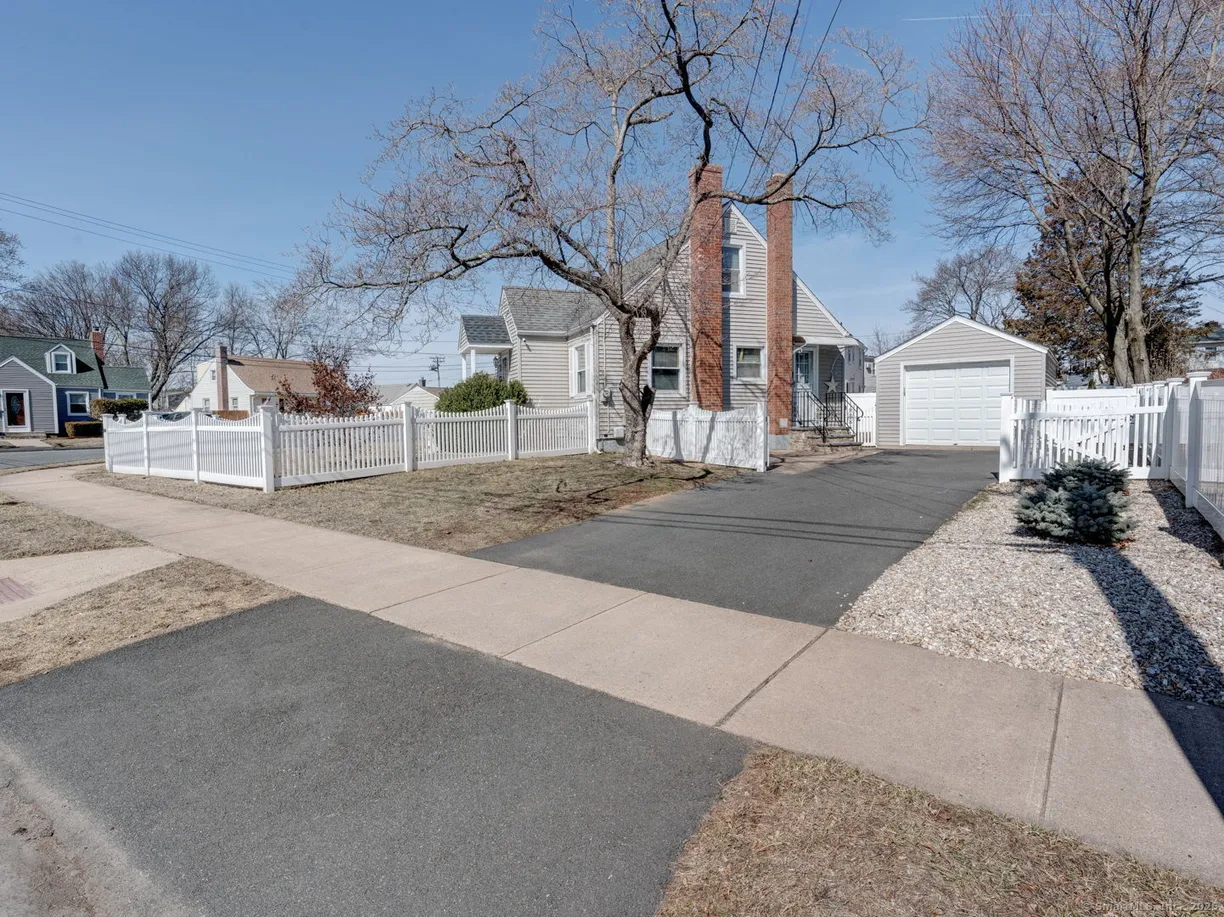 Greenwich Real Estate | View 3 Crestwood Drive | 3 Beds, 1 Bath
