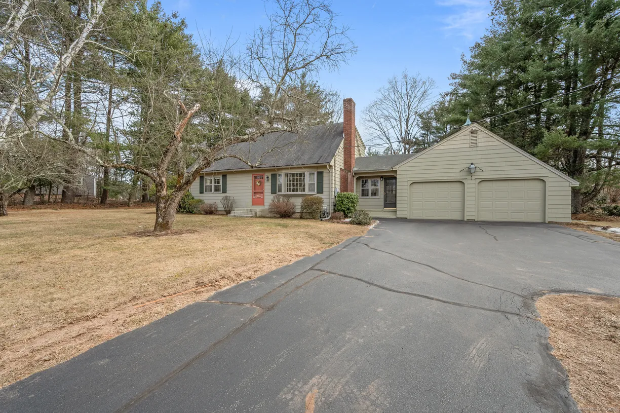 Greenwich Real Estate | View 223 Scoville Road | 3 Beds, 2 Baths