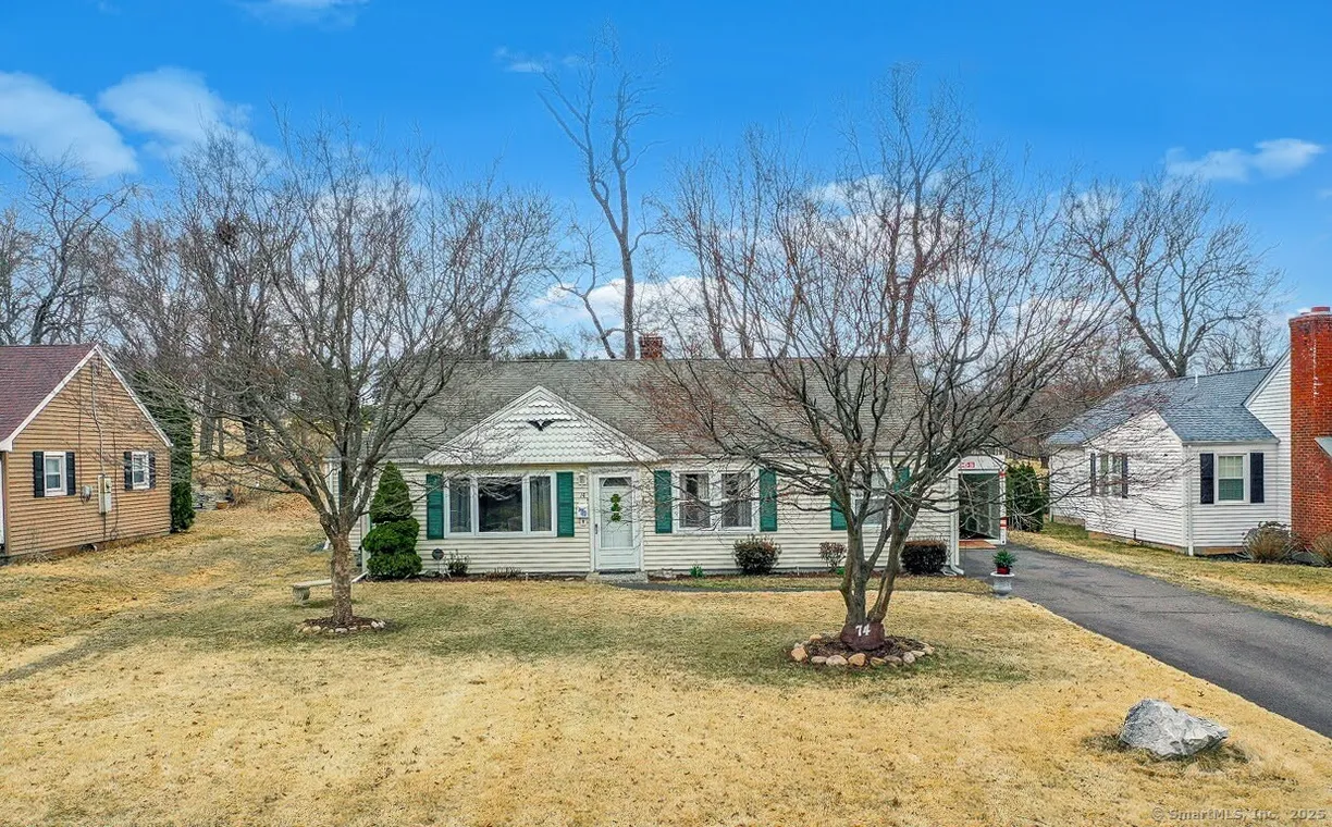 Greenwich Real Estate | View 74 Indian Hill Road | 4 Beds, 1 Bath