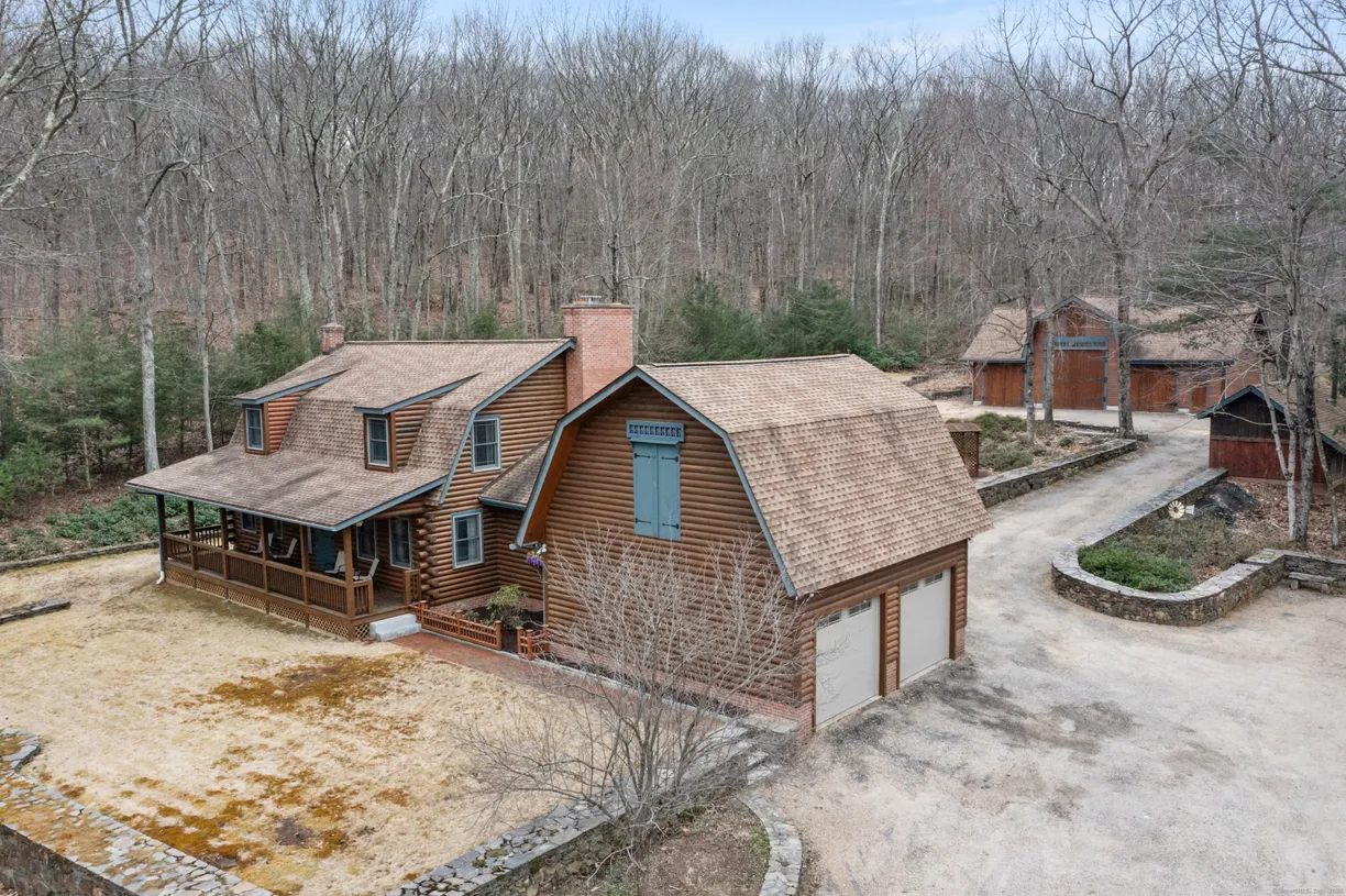 Greenwich Real Estate | View 41 Ladd Road | 3 Beds, 2 Baths