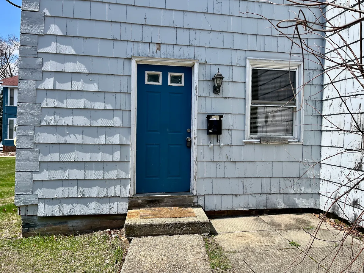 Greenwich Real Estate | View 51 Windham Avenue, 3 | 1 Bed, 1 Bath