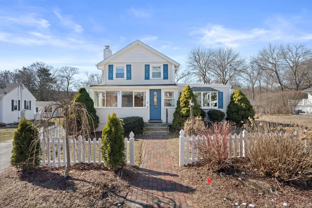 Greenwich Real Estate | View 41 Connecticut Road | 4 Beds, 1 Bath
