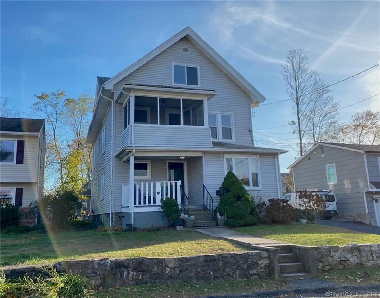 Greenwich Real Estate | View 13 Dubois Street, 2 | 2 Beds, 1 Bath