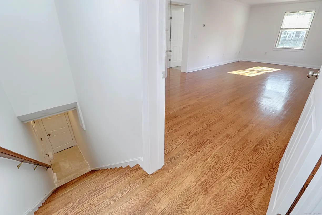 Greenwich Real Estate | View 468 Main Street | 1 Bed, 1 Bath